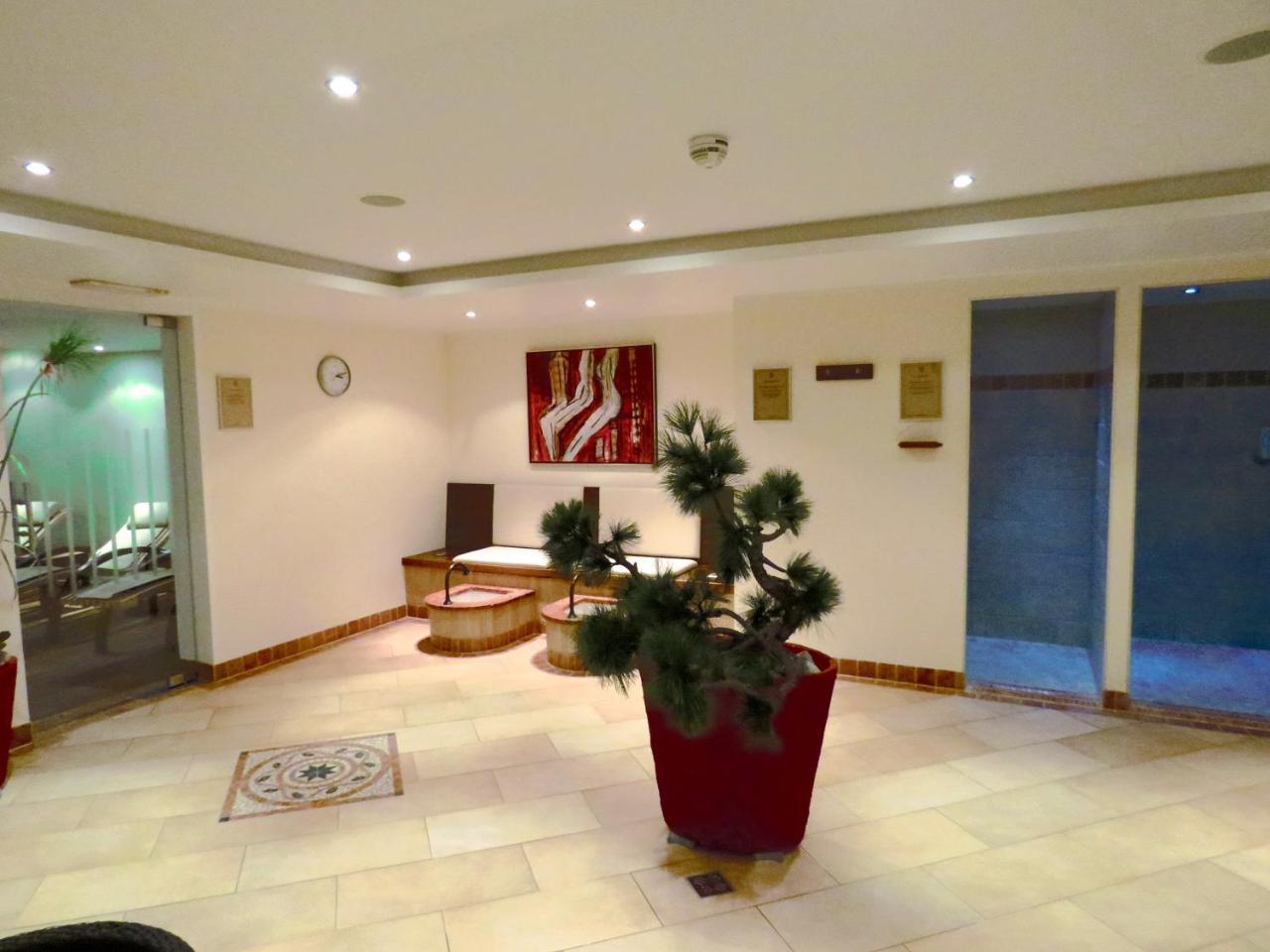 Hotel Hirlanda Zuers Ngoại thất bức ảnh