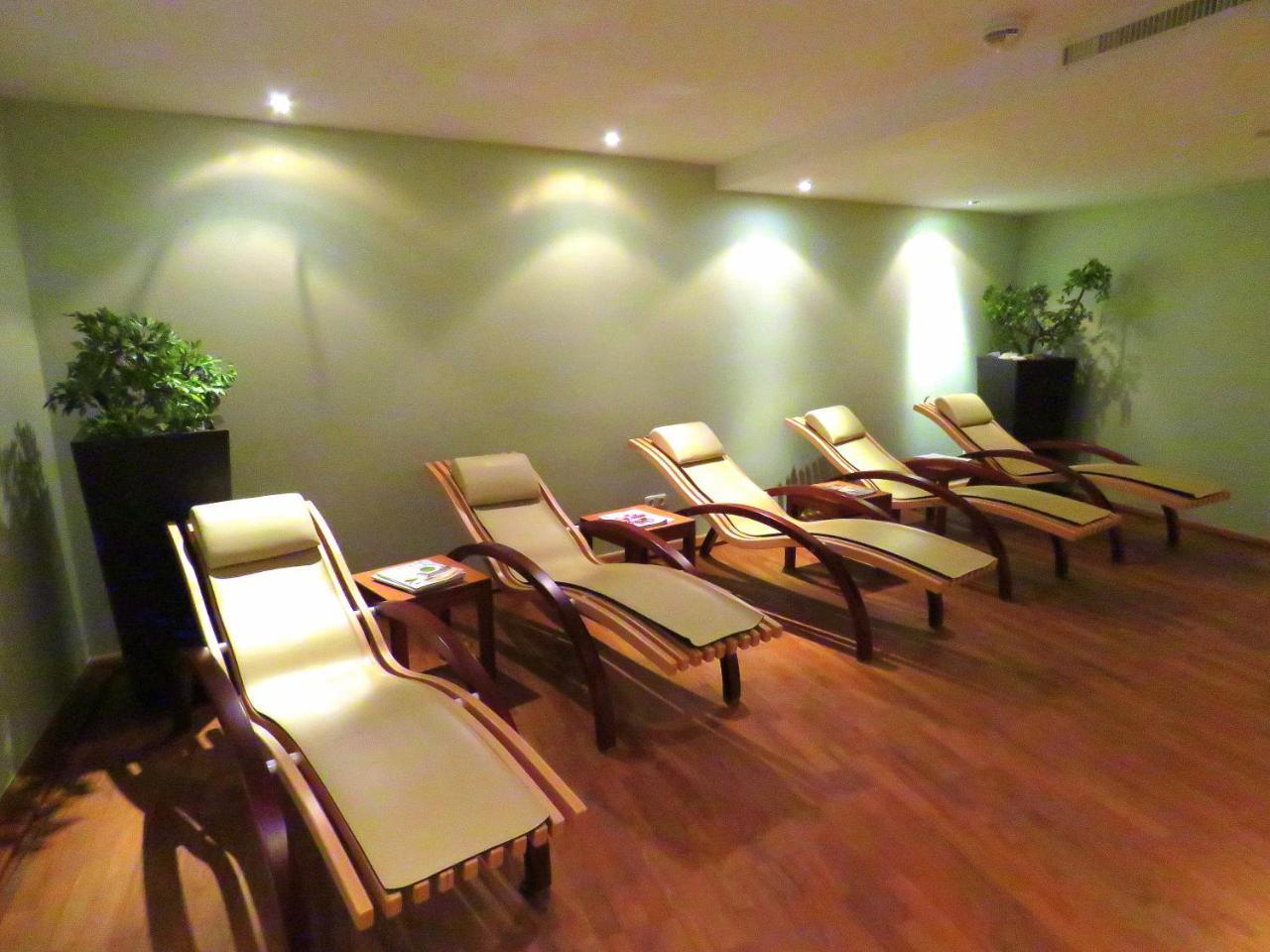 Hotel Hirlanda Zuers Ngoại thất bức ảnh